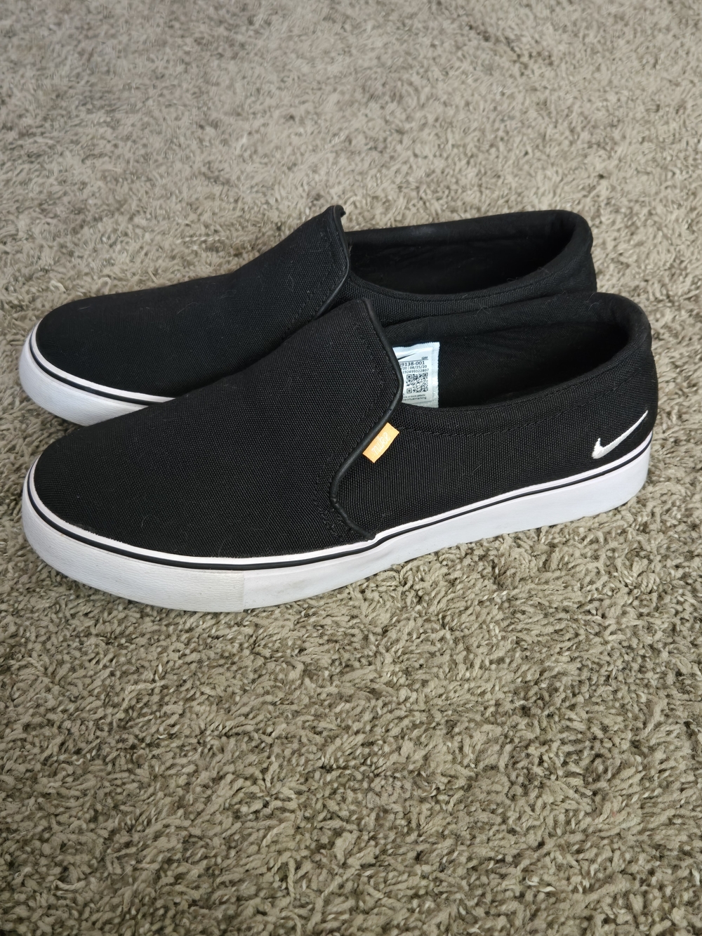 Nike Men's Black Slip-On Canvas Sneakers